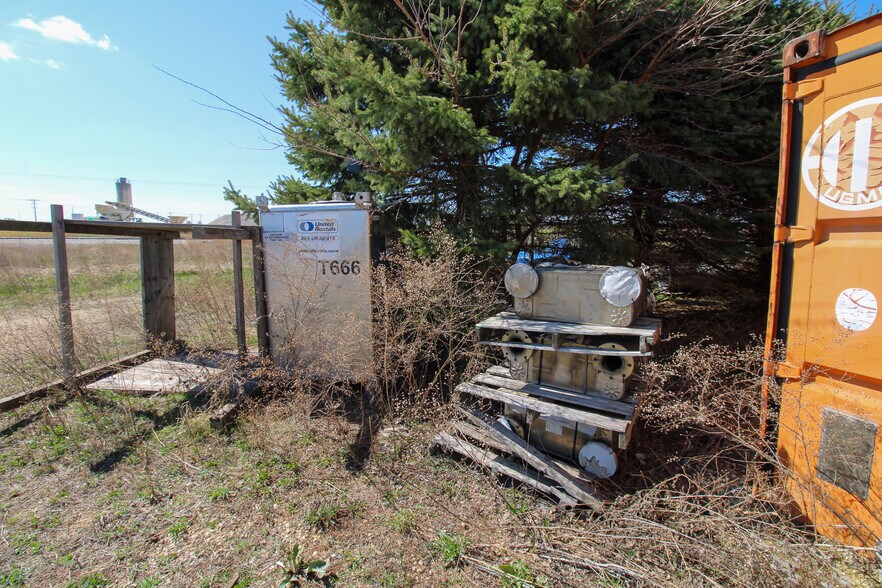 More Photos Of 5640 44th Ave S, Clinton Industrial For Sale
