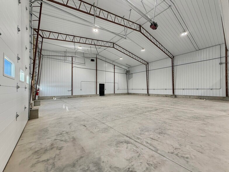 More Photos Of 3050 Highway 52 South, Minot Flex For Lease