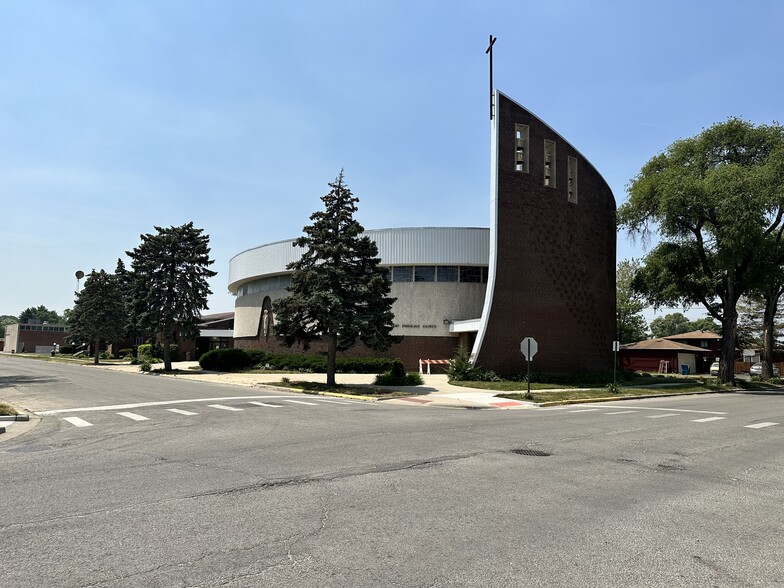 Primary Photo Of 14410 McKinley, Posen Religious Facility For Sale