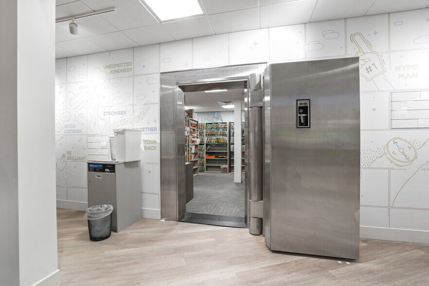 More Photos Of 201 Outerbelt St, Columbus Office For Sale