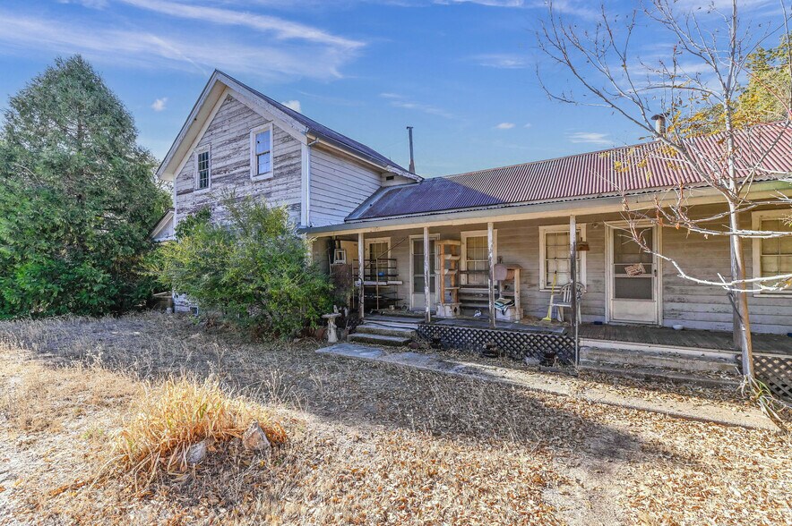 More Photos Of 206 Main St, Murphys Land For Sale