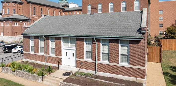 More Photos Of 320 E Ripa Ave, Lemay Schools For Sale