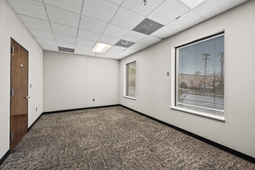 More Photos Of 8025 North Point Blvd, Winston-Salem Office For Lease