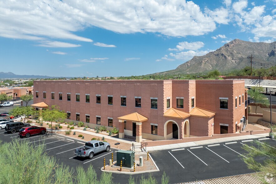 More Photos Of 7490 N Oracle Rd, Tucson Medical For Sale
