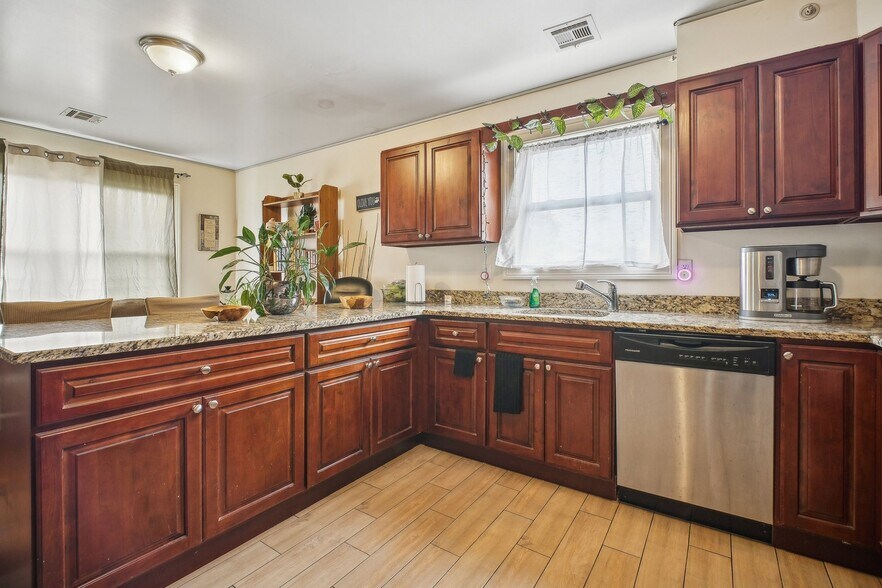 More Photos Of 219 Summer Ave, Newark Apartments For Sale