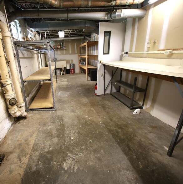 More Photos Of 326 Springside Ave, Pittsfield Office For Sale