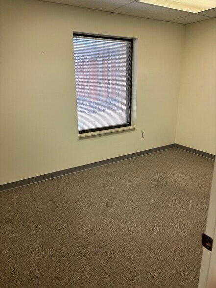 More Photos Of 607 10th St, Golden Office For Lease