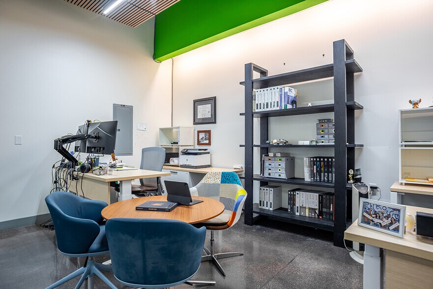 More Photos Of 7229 W Sahara Ave, Las Vegas Office For Sale