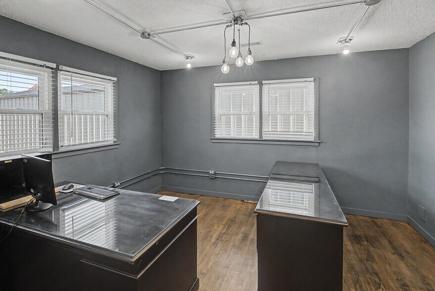 More Photos Of 2102 N Outer Dr, Dexter Office For Sale