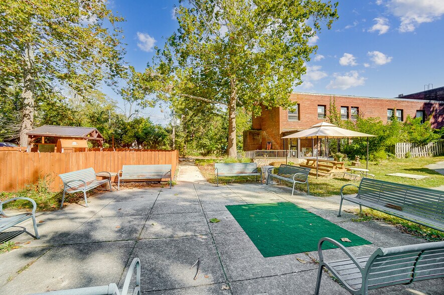 More Photos Of 800 Livermore St, Yellow Springs Research And Development For Sale