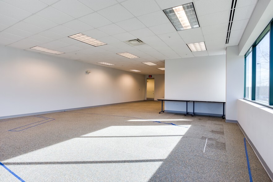 More Photos Of 10304 Spotsylvania Ave, Fredericksburg Office For Lease