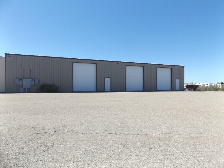 More Photos Of 8182 S Camino De Cafe, Tucson Distribution For Lease