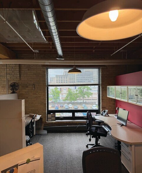 More Photos Of 115 Bannatyne Ave, Winnipeg Office For Lease