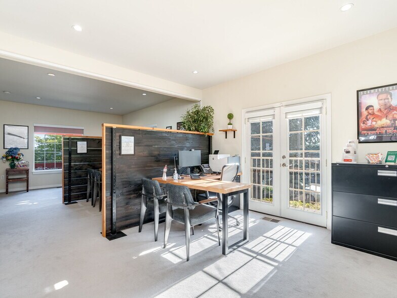 More Photos Of 2800 E Evergreen Blvd, Vancouver Office Residential For Lease