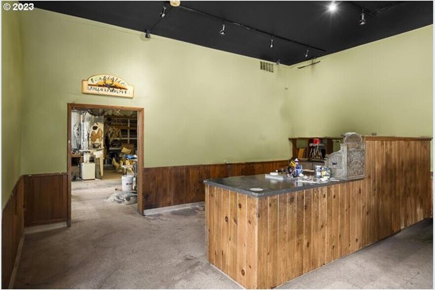 More Photos Of 5700 SE Foster Rd, Portland Storefront Retail Office For Sale