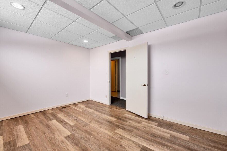 More Photos Of 23380 Goddard Rd, Taylor Freestanding For Lease
