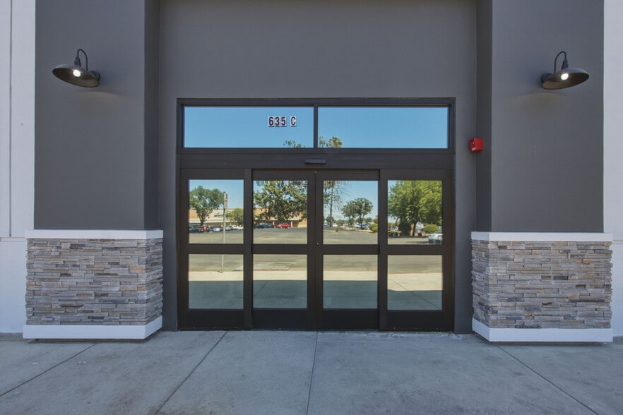 More Photos Of 635 Fairfield Dr, Merced Movie Theatre For Sale