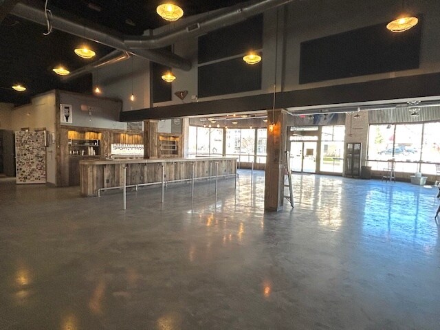 More Photos Of 419 N Walnut St, Bloomington Bar For Sale
