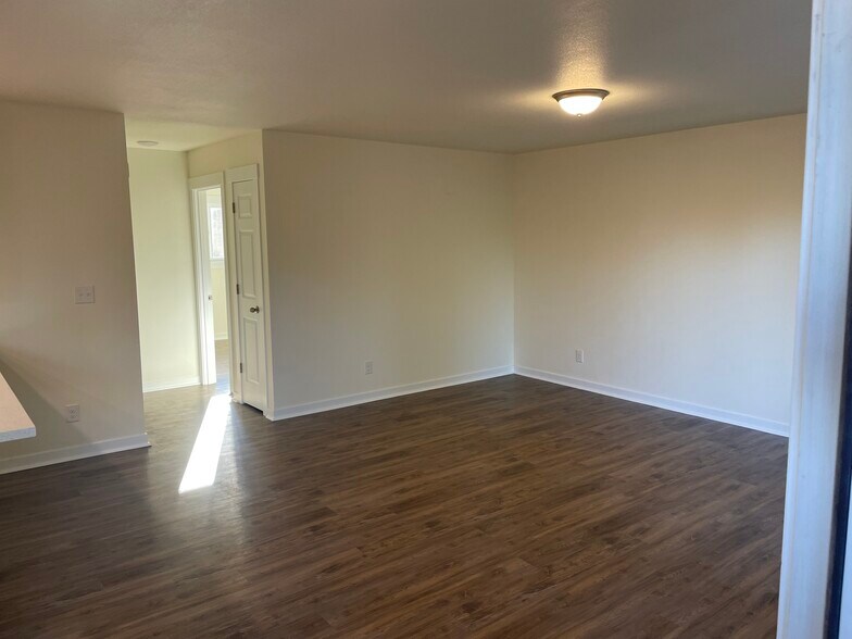 More Photos Of 1568 Minor Rd, Kelso Apartments For Sale