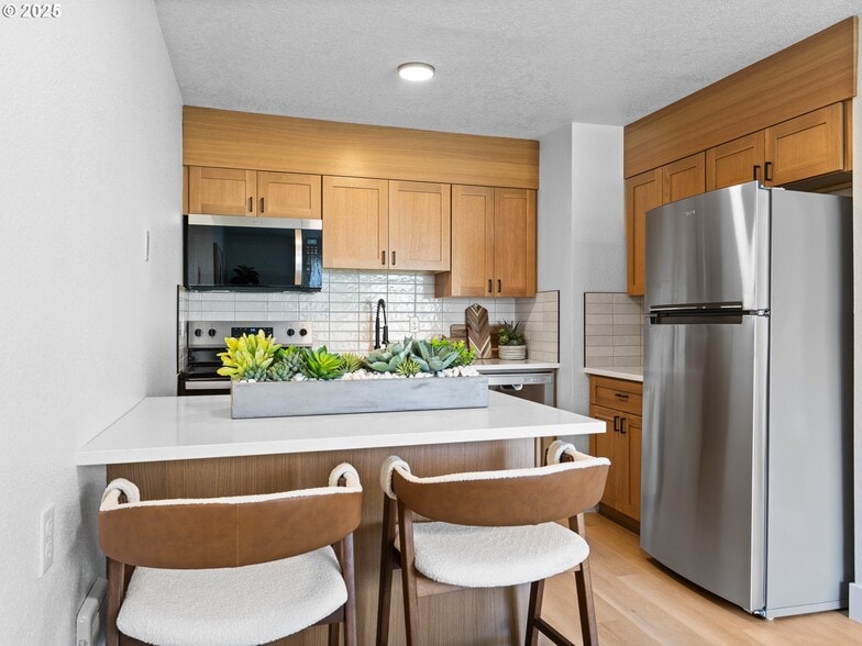 More Photos Of 10701 NE 59th St, Vancouver Apartments For Sale