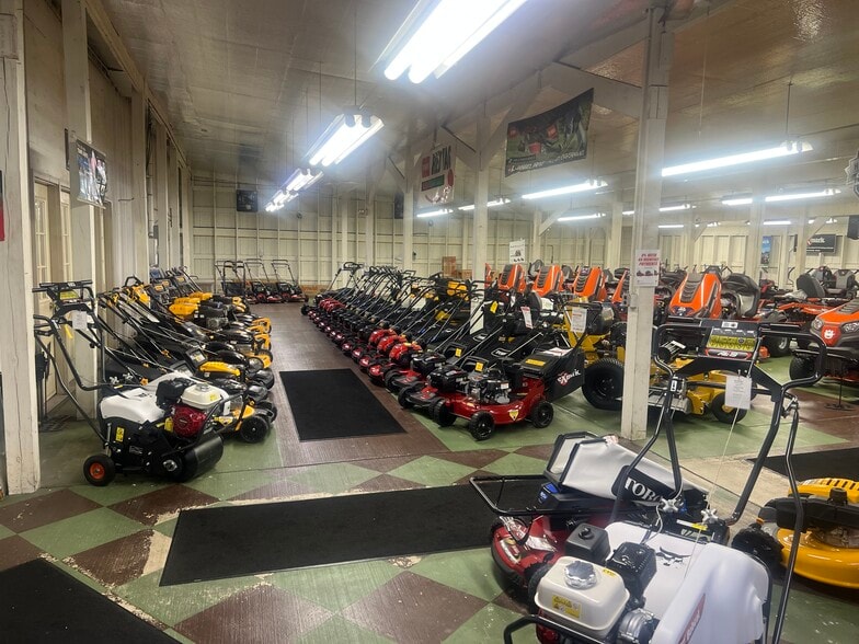 More Photos Of 10190 Old Indian Head Rd, Upper Marlboro Freestanding For Sale