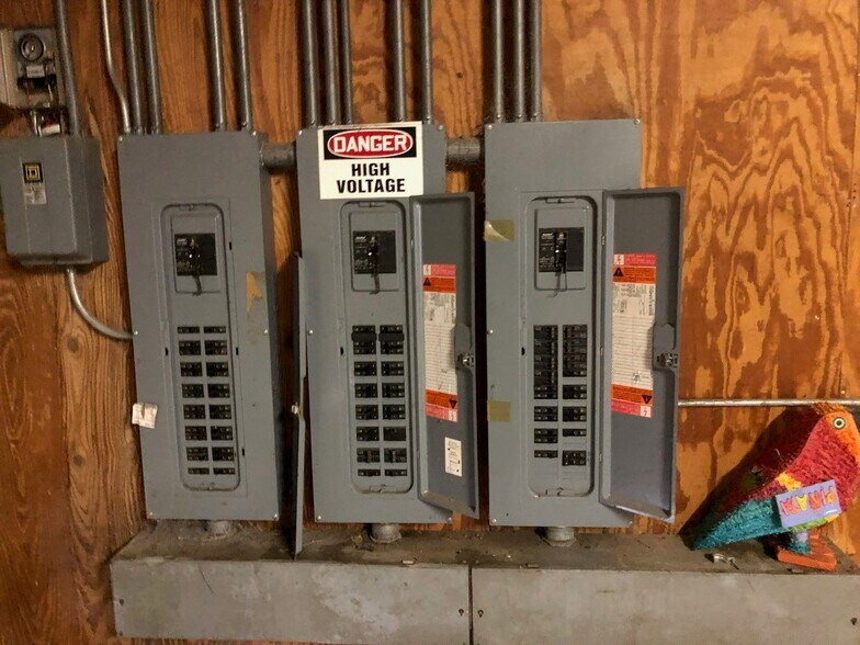 More Photos Of 10065 US Highway 129, Live Oak Freestanding For Sale