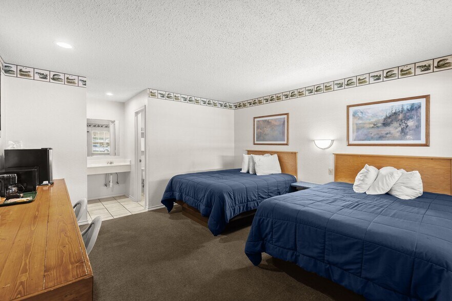 More Photos Of 9530 W FM 515, Alba Specialty For Sale