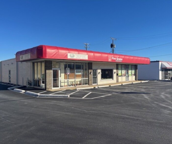 Primary Photo Of 1459 E Dorothy Ln, Dayton Freestanding For Lease