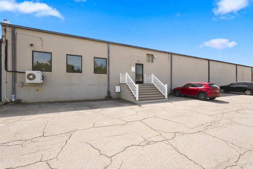 More Photos Of 6115 Robertson Ave, Nashville Warehouse For Lease