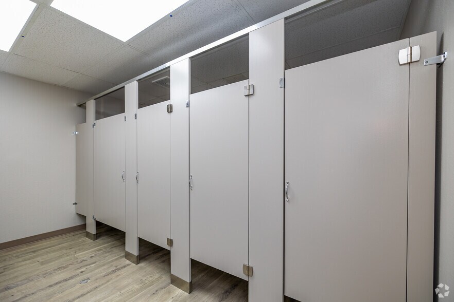 More Photos Of 6230-6360 Busch Blvd, Columbus Unknown For Lease