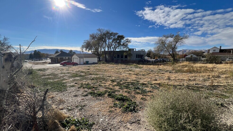 More Photos Of 830-850 W State St, Lehi Land For Lease