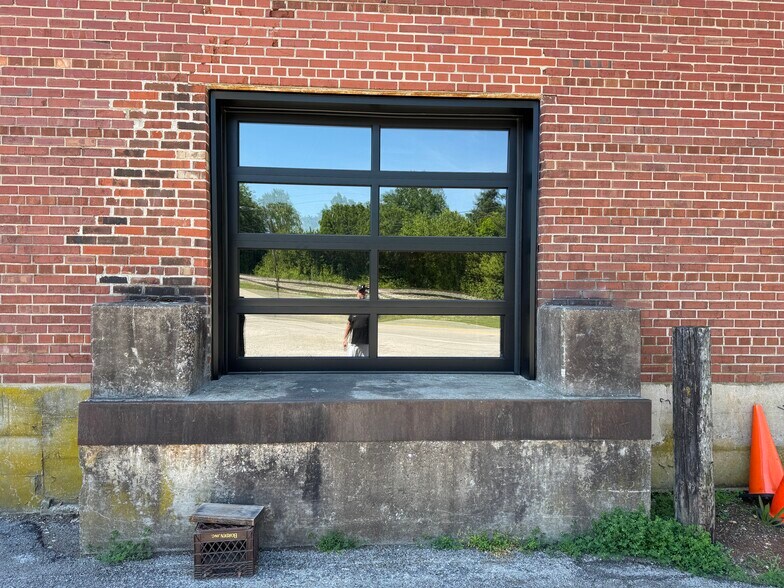 More Photos Of 123 Water St, Horse Cave Storefront Retail Residential For Sale