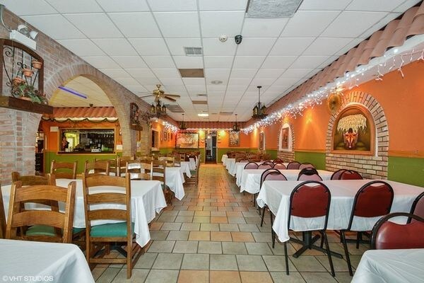 More Photos Of 3231 W 63rd St, Chicago Restaurant For Sale