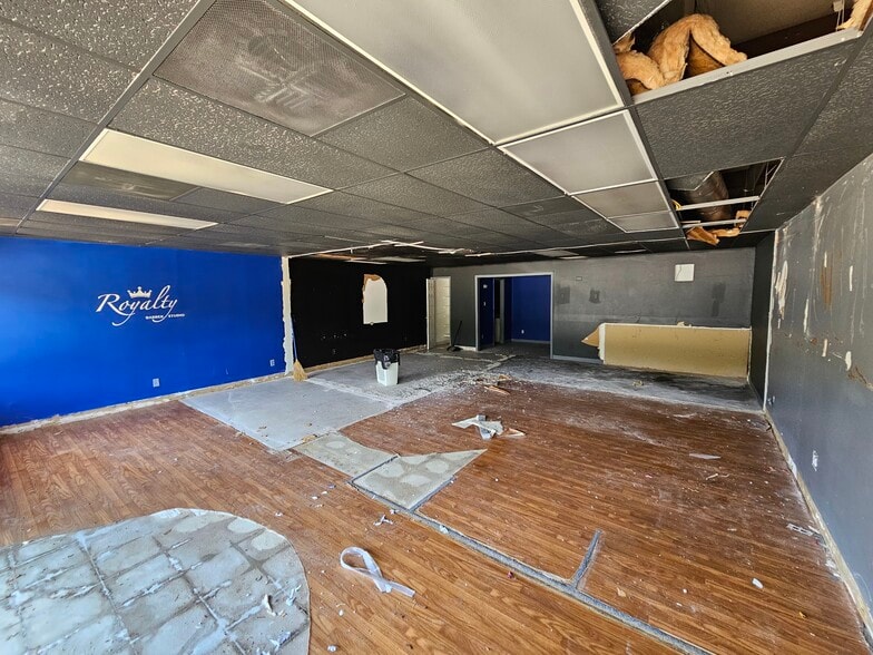 More Photos Of 430-436 Columbia Dr, Carrollton Unknown For Lease