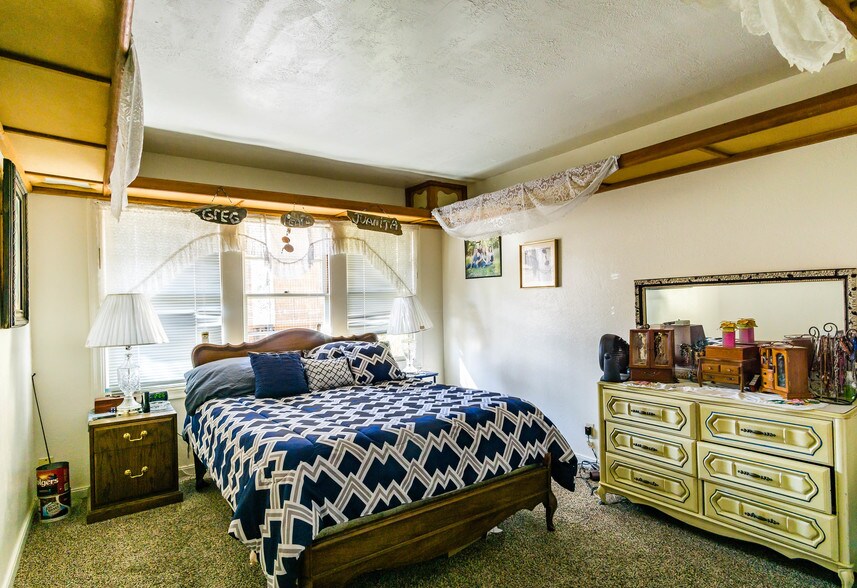 More Photos Of 290 Seminary Ave, Ukiah Storefront Retail Residential For Sale