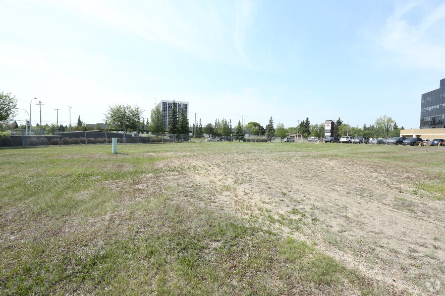 More Photos Of 11101 142nd St NW, Edmonton Office For Lease