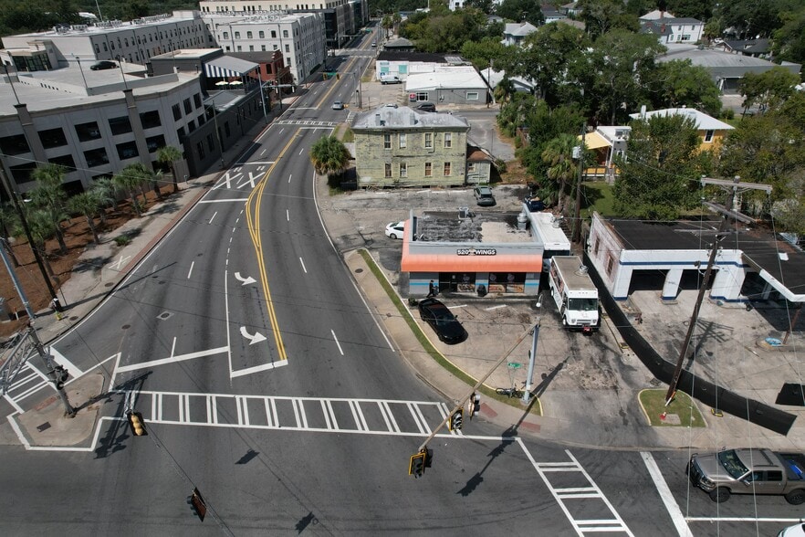 More Photos Of 2705 Bull St, Savannah Freestanding For Lease