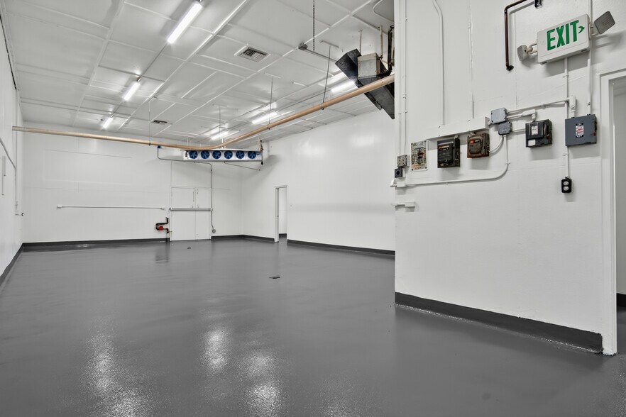 More Photos Of 10650-10658 Burbank Blvd, North Hollywood Food Processing For Sale