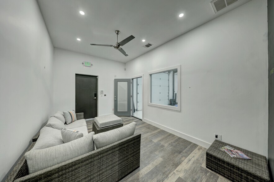 More Photos Of 110 Eds Way, Kerrville Service For Sale