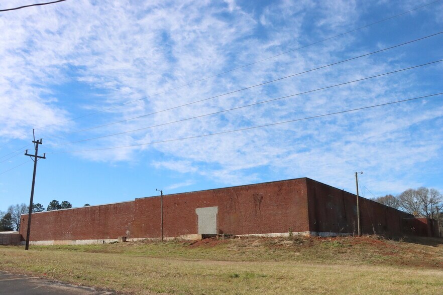 More Photos Of 2115 S McDuffie St, Anderson Manufacturing For Sale