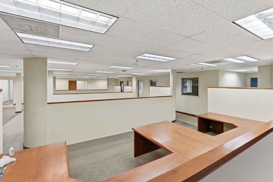 More Photos Of 11700 Monarch St, Garden Grove Warehouse For Sale