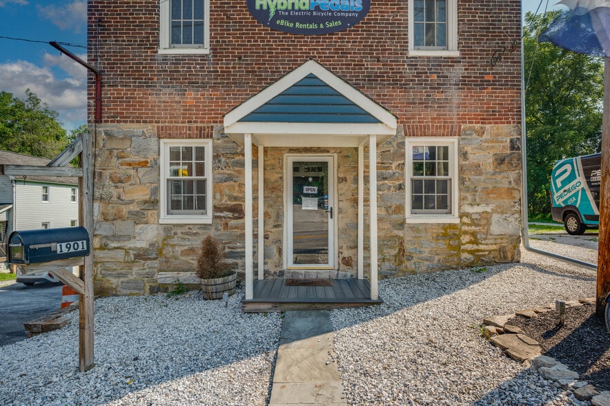 More Photos Of 1901 Monkton Rd, Monkton Storefront Retail Office For Sale