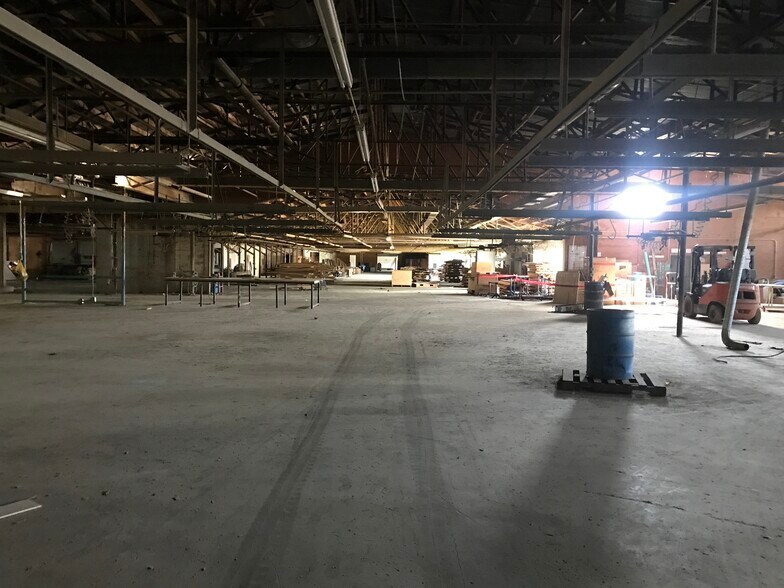 More Photos Of 440 Frankston St, Jacksonville Warehouse For Sale