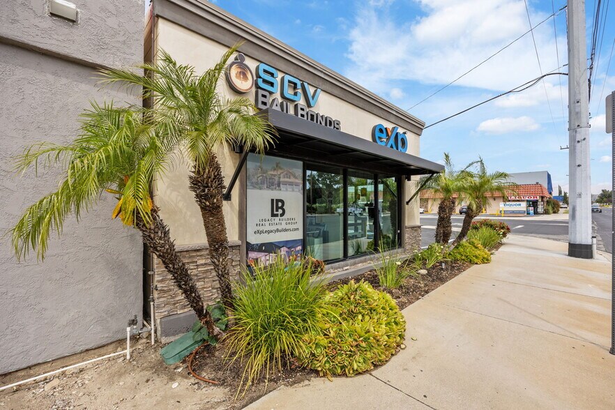 More Photos Of 20605 Soledad Canyon Rd, Canyon Country Office For Sale