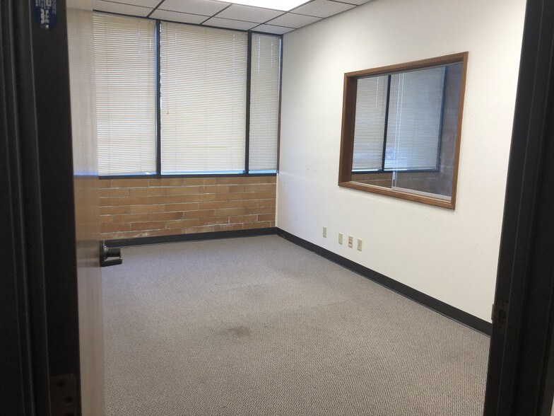 More Photos Of 1140-1144 Willagillespie Rd, Eugene Office For Sale