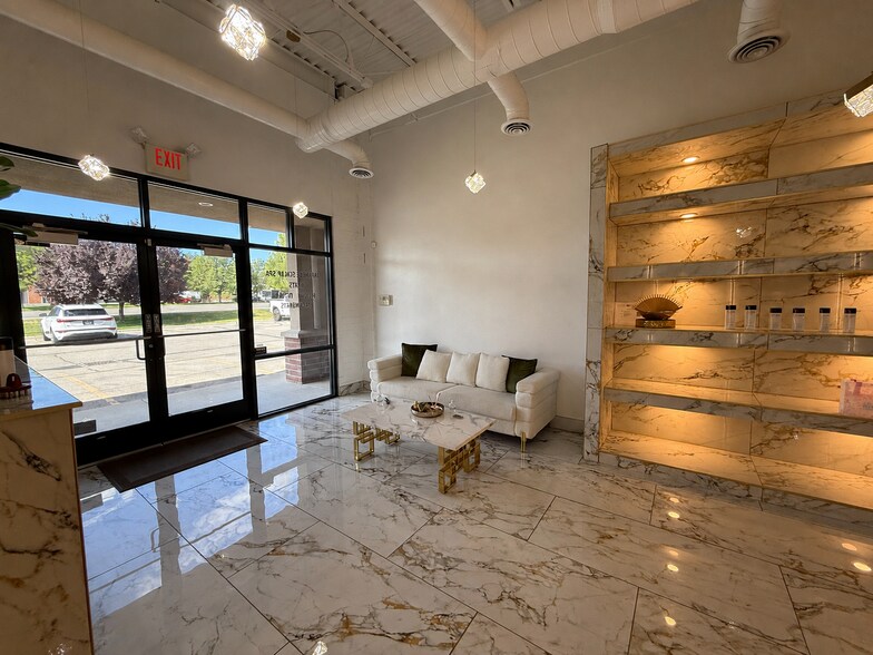 More Photos Of 1086 W South Jordan Pky, South Jordan Freestanding For Sale