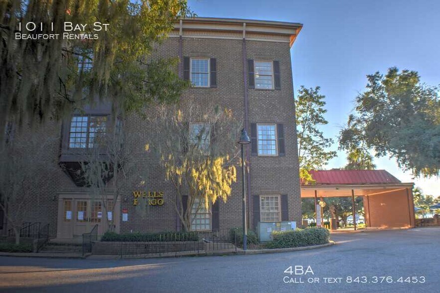 More Photos Of 1011 Bay St, Beaufort Office For Lease