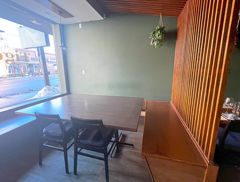 More Photos Of 215-217 10th St NW, Calgary Storefront Retail Office For Lease