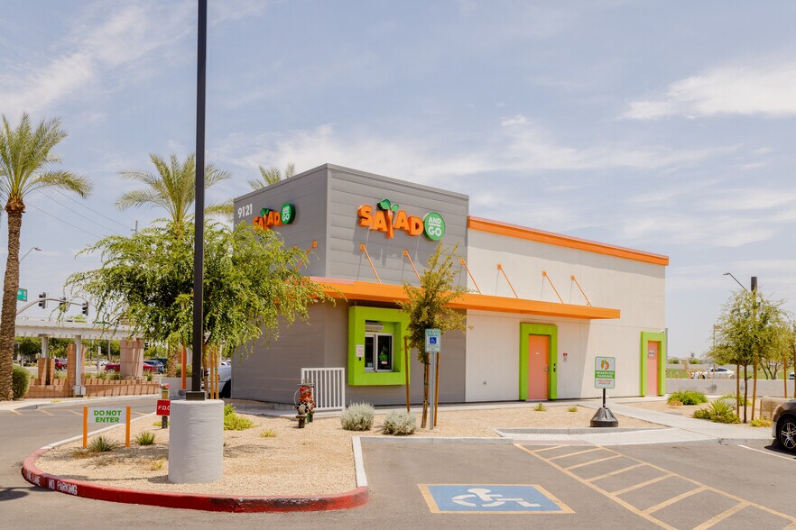 More Photos Of 9141 W Glendale Ave, Glendale Storefront For Lease