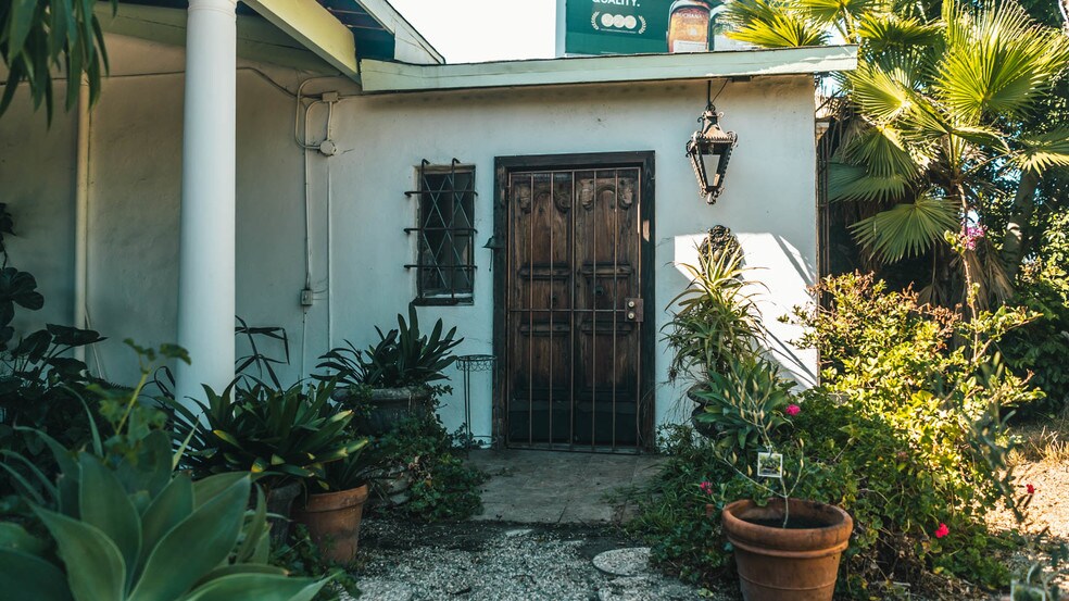 Primary Photo Of 5506 Venice Blvd, Los Angeles Specialty For Lease